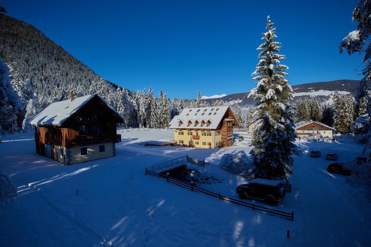 Natura Boutique Chalet Wellness Spa Доббиако Экстерьер фото